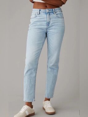American Eagle Strigid Mom Jeans Woman’s Size‎ 00